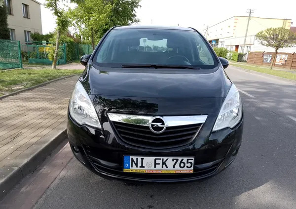 samochody osobowe Opel Meriva cena 21100 przebieg: 194000, rok produkcji 2011 z Radom